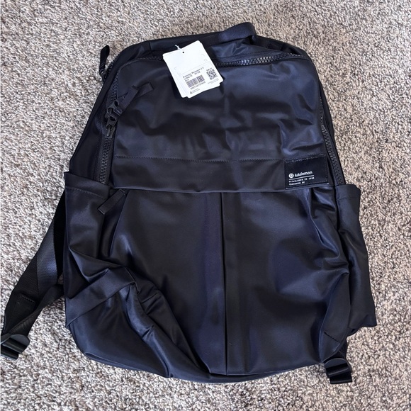 Lululemon Everyday Backpack 2.0 NWT - Picture 1 of 5